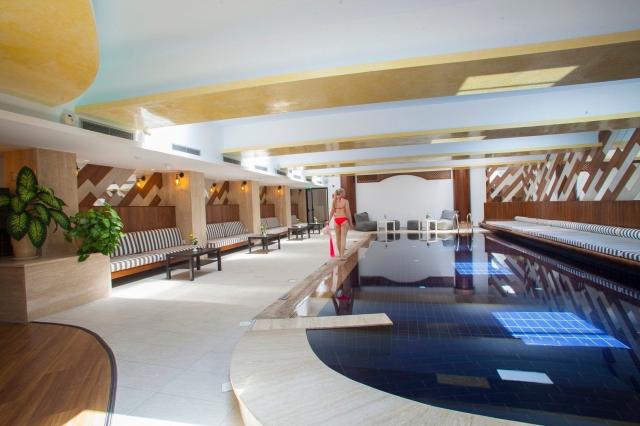 Hotel Cavo Maris Beach