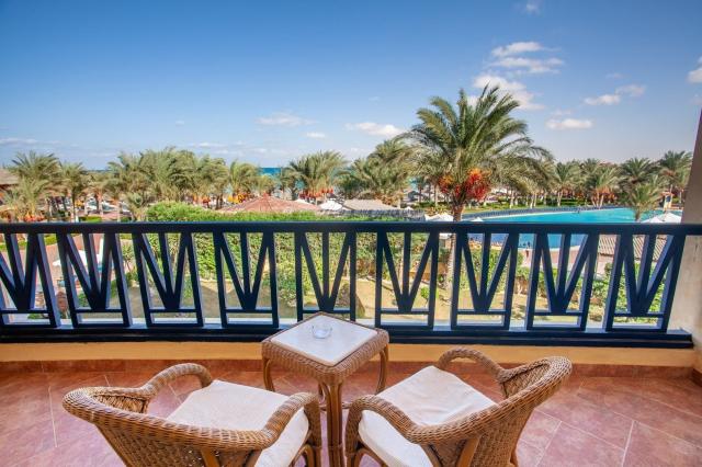Carols Beau Rivage