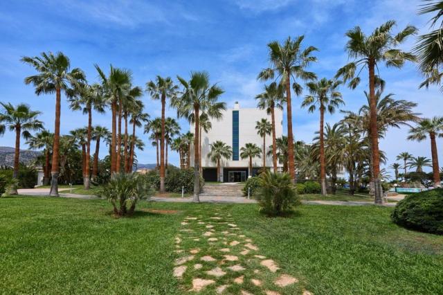 Hotel Sirens Beach