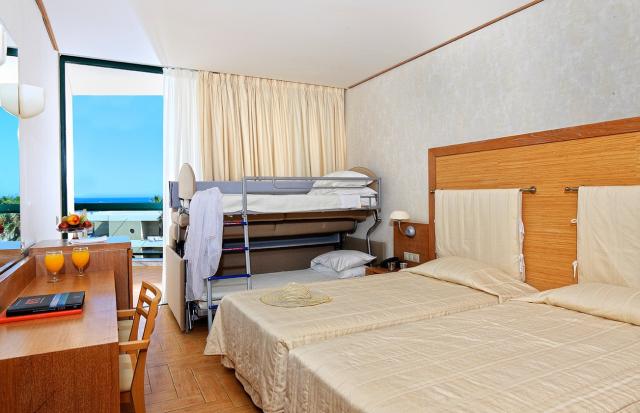 Hotel Sirens Beach
