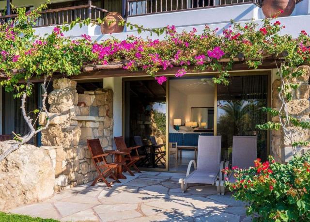 Coral Beach Hotel & Resort