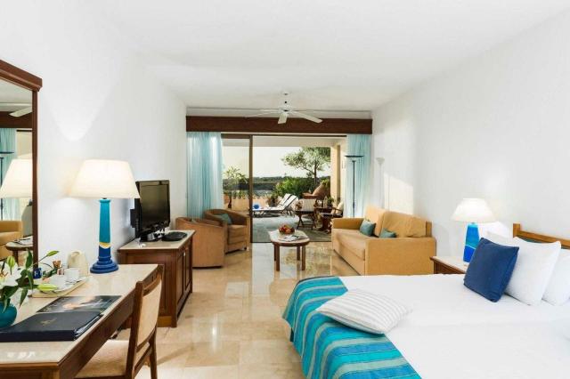 Coral Beach Hotel & Resort