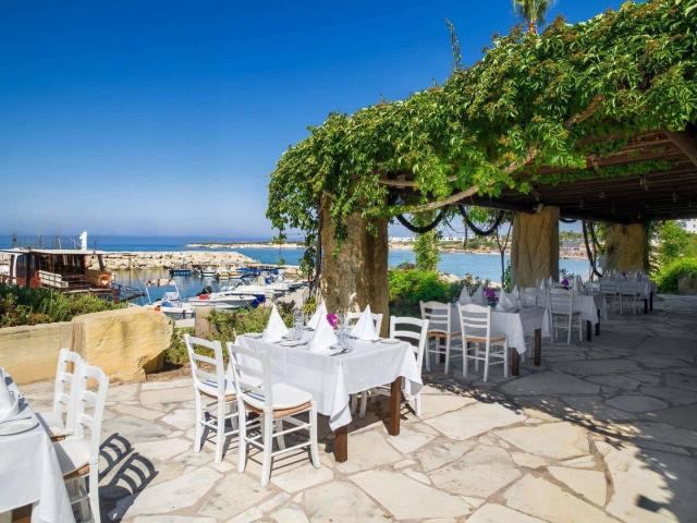 Coral Beach Hotel & Resort