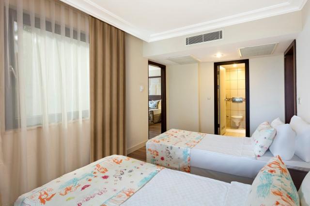 Seven Seas Hotel Life
