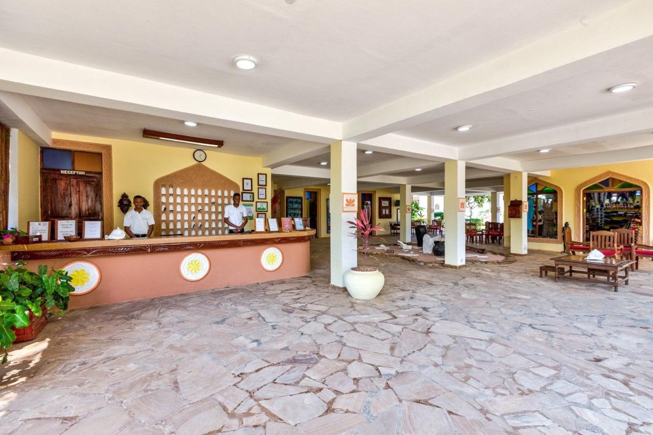 Hotel Waridi Beach Resort and SPA