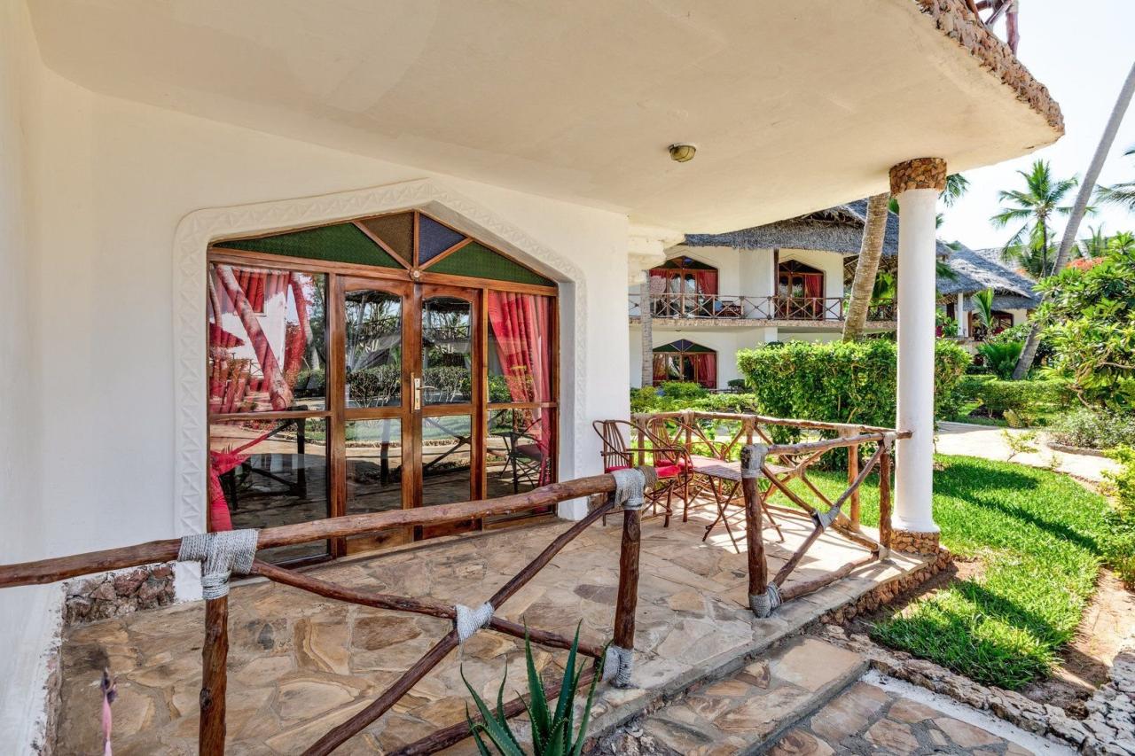 Hotel Waridi Beach Resort and SPA