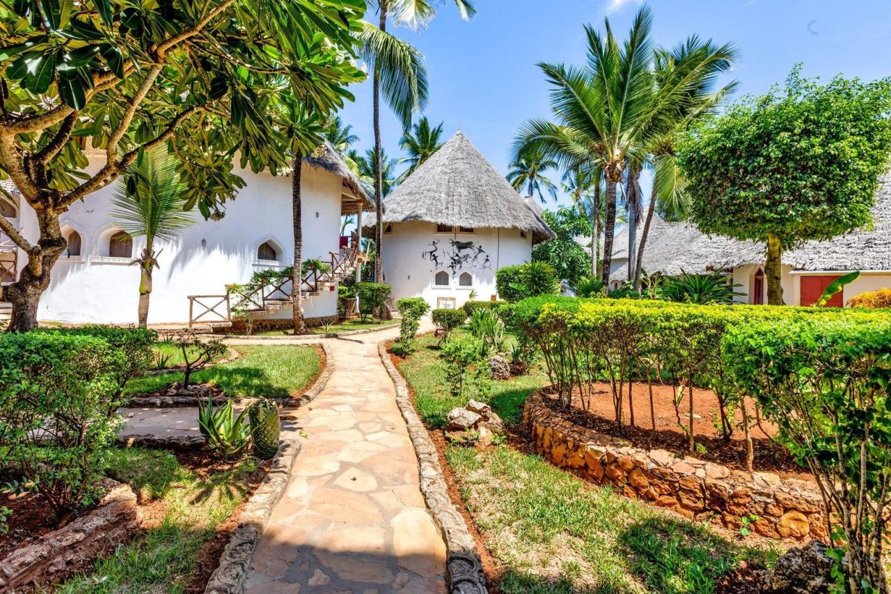 Hotel Waridi Beach Resort and SPA