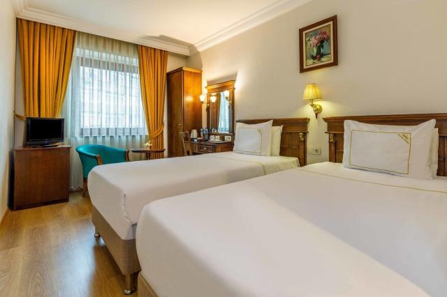 Golden Crown Hotel