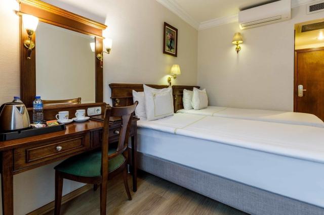 Golden Crown Hotel
