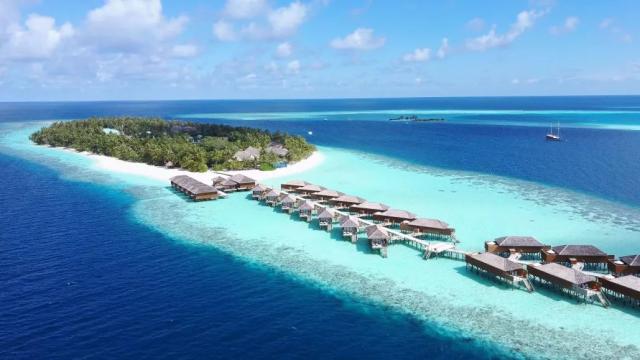 Vilamendhoo Island Resort