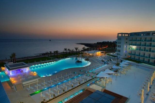 King Evelthon Beach Hotel and Resort