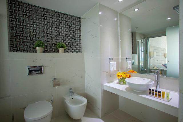 King Evelthon Beach Hotel and Resort