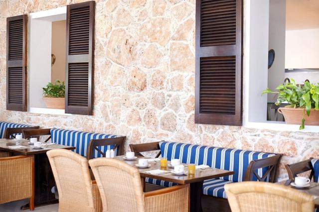 Hotel Grecian Bay
