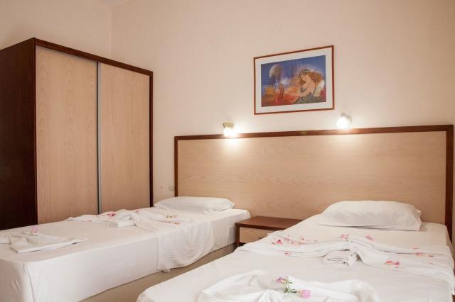 Ekavi Hotel