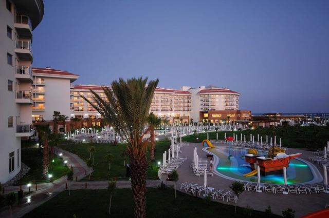 Seaden Sea World Resort & Spa
