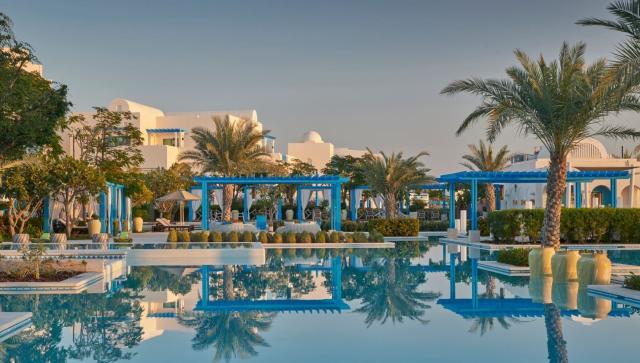 Hilton Salwa Beach Resort & Villas