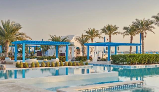 Hilton Salwa Beach Resort & Villas