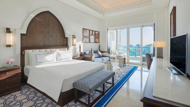 Hilton Salwa Beach Resort & Villas