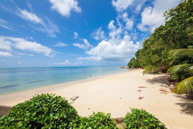 Coco de Mer a Black Parrot Suites