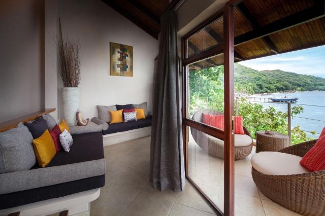 Coco de Mer a Black Parrot Suites