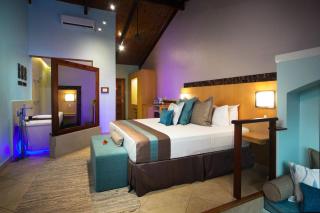 Coco de Mer a Black Parrot Suites