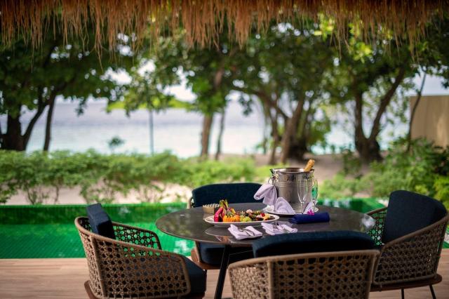 Emerald Maldives Resort & Spa