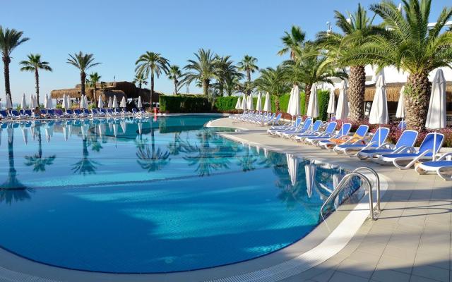 Hotel Emelda Sun Club