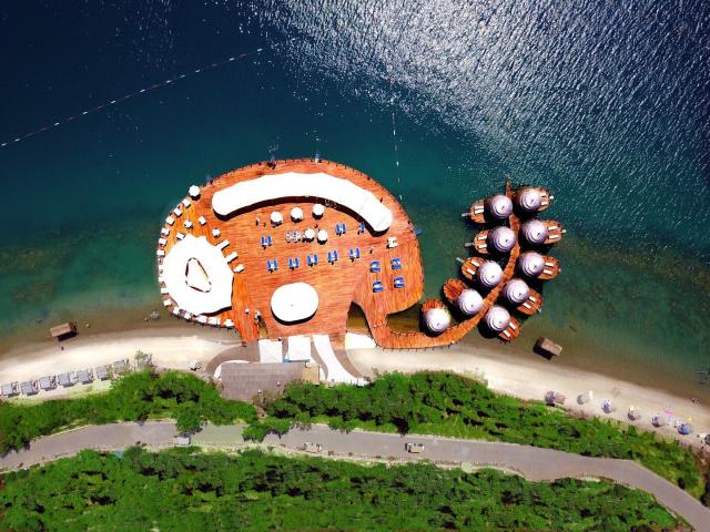 Hotel La Blanche Island
