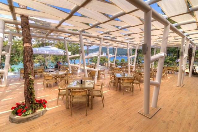 Hotel La Blanche Island