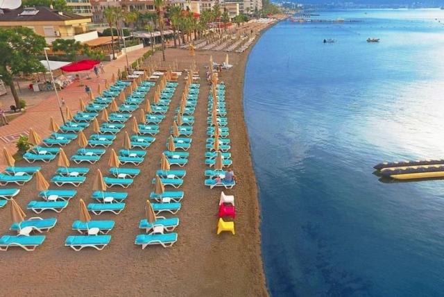 Lalila Blue Suites