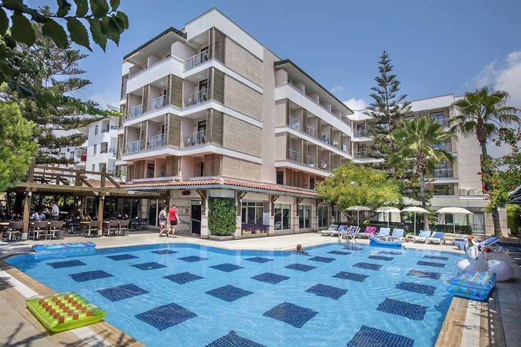 Orient Express & Hotel Trendy Side Beach