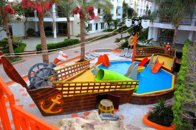 Hotel Minamark Beach Resort