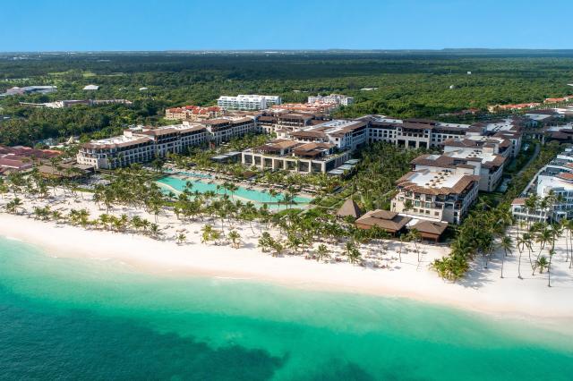 Dominikána: Neobjevený ráj & Hotel Lopesan Costa Bávaro Resort, Spa & Casino