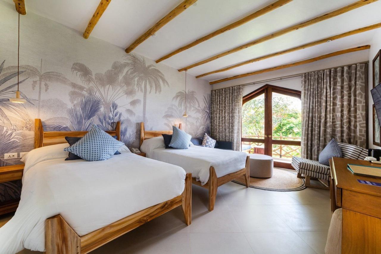 Hotel Bluebay Beach Resort