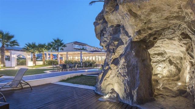 Galaxy Beach Resort, BW Premier Collection
