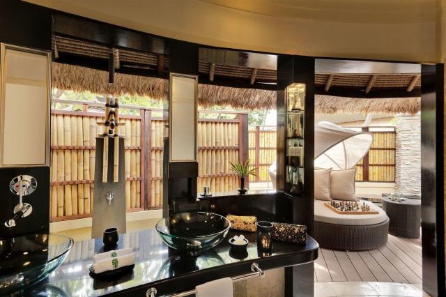 Banyan tree vabbinfaru