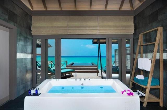 Beach House Iruveli