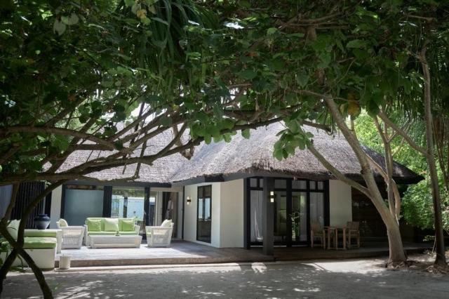 Beach House Iruveli