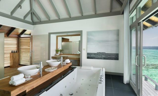 Beach House Iruveli