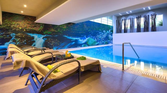 Four Views Oasis