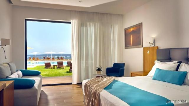 Hotel Cavo Orient Beach Hotel & Suites
