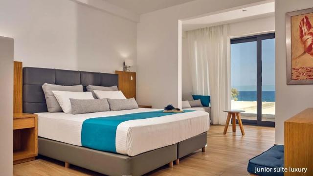 Hotel Cavo Orient Beach Hotel & Suites