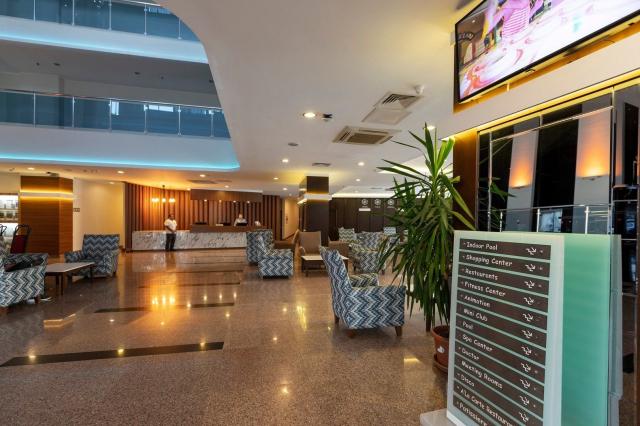 Orient Express & Hotel Narcia Resort Side
