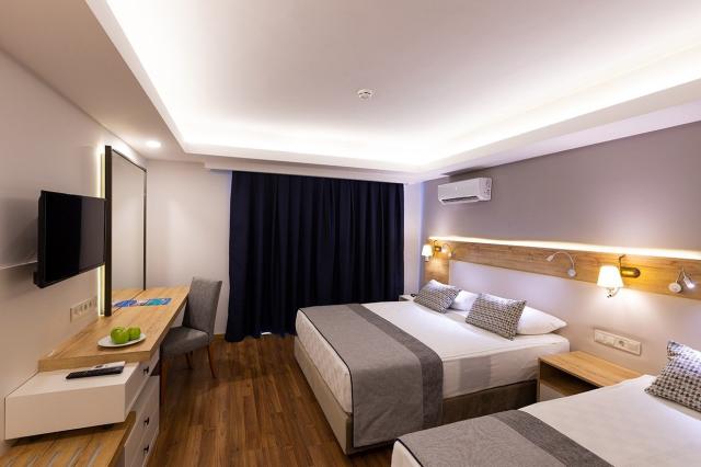 Orient Express & Hotel Narcia Resort Side