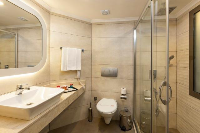 Orient Express & Hotel Narcia Resort Side