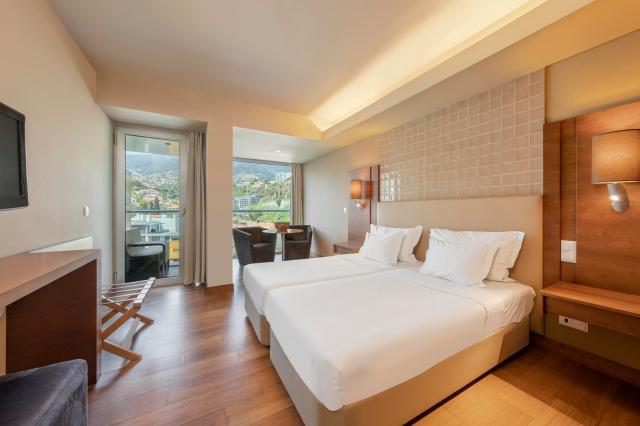 Hotel The Views Baia