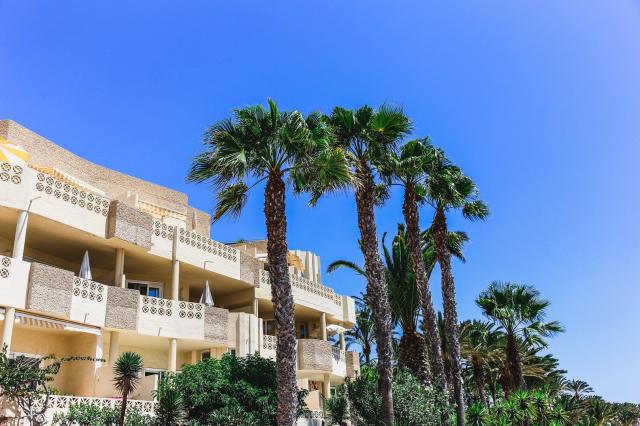 R2 Maryvent Beach Apartment