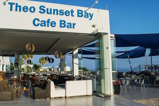 Theo Sunset Bay