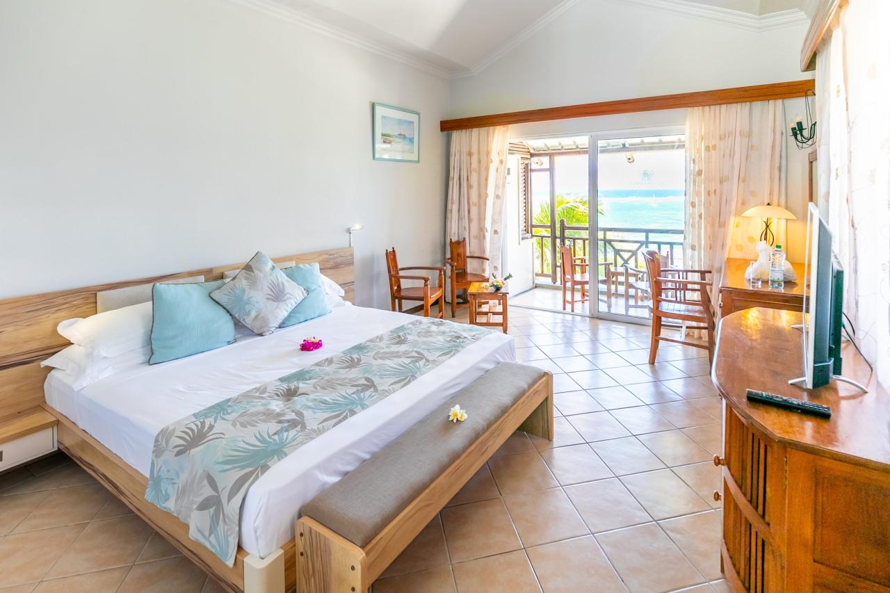 Hotel Le Peninsula Bay Beach Resort & Spa