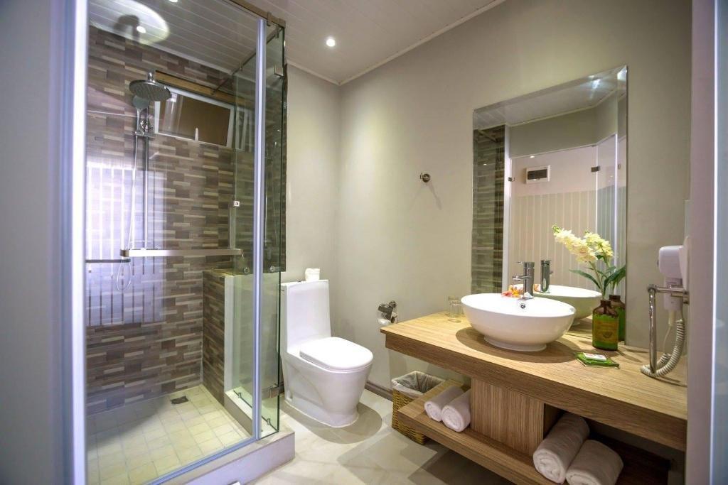 Hotel Le Peninsula Bay Beach Resort & Spa